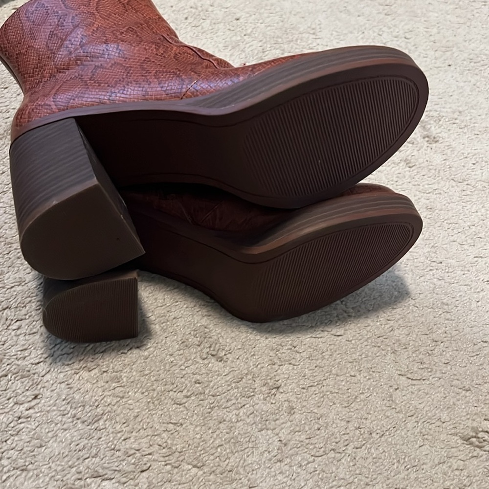 Universal threads boots - Picture 3 of 4
